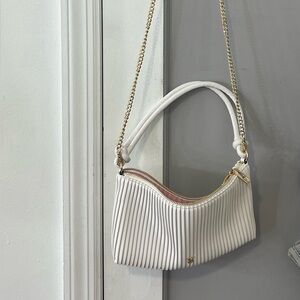 Elegant White Shoulder Bag with Gold Chain
